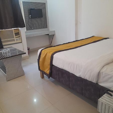 Hotel Global Inn -1 Km From Railway Station - Lift Food And Free Parking Lucknow Exteriör bild