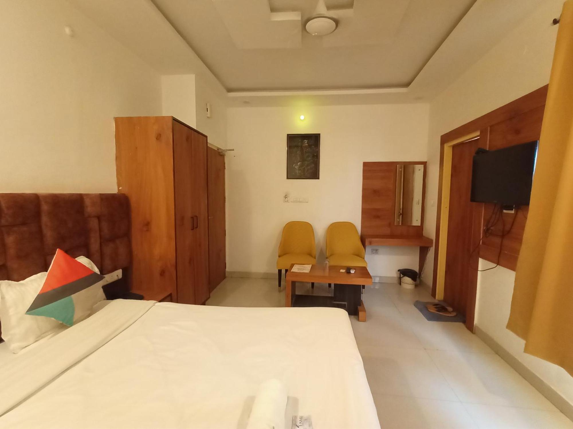 Hotel Global Inn -1 Km From Railway Station - Lift Food And Free Parking Lucknow Exteriör bild