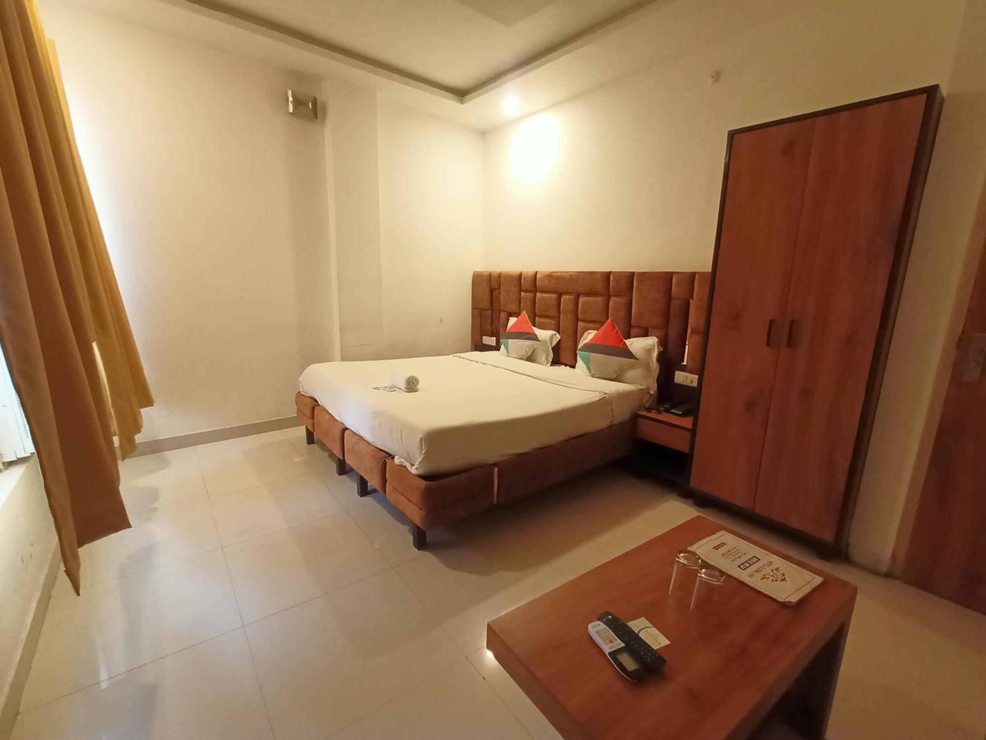 Hotel Global Inn -1 Km From Railway Station - Lift Food And Free Parking Lucknow Exteriör bild