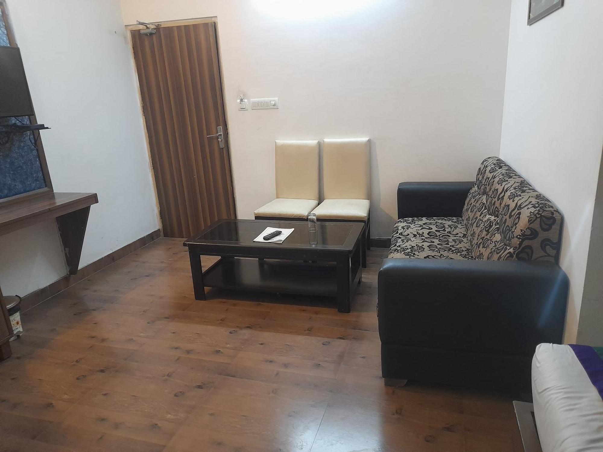 Hotel Global Inn -1 Km From Railway Station - Lift Food And Free Parking Lucknow Exteriör bild