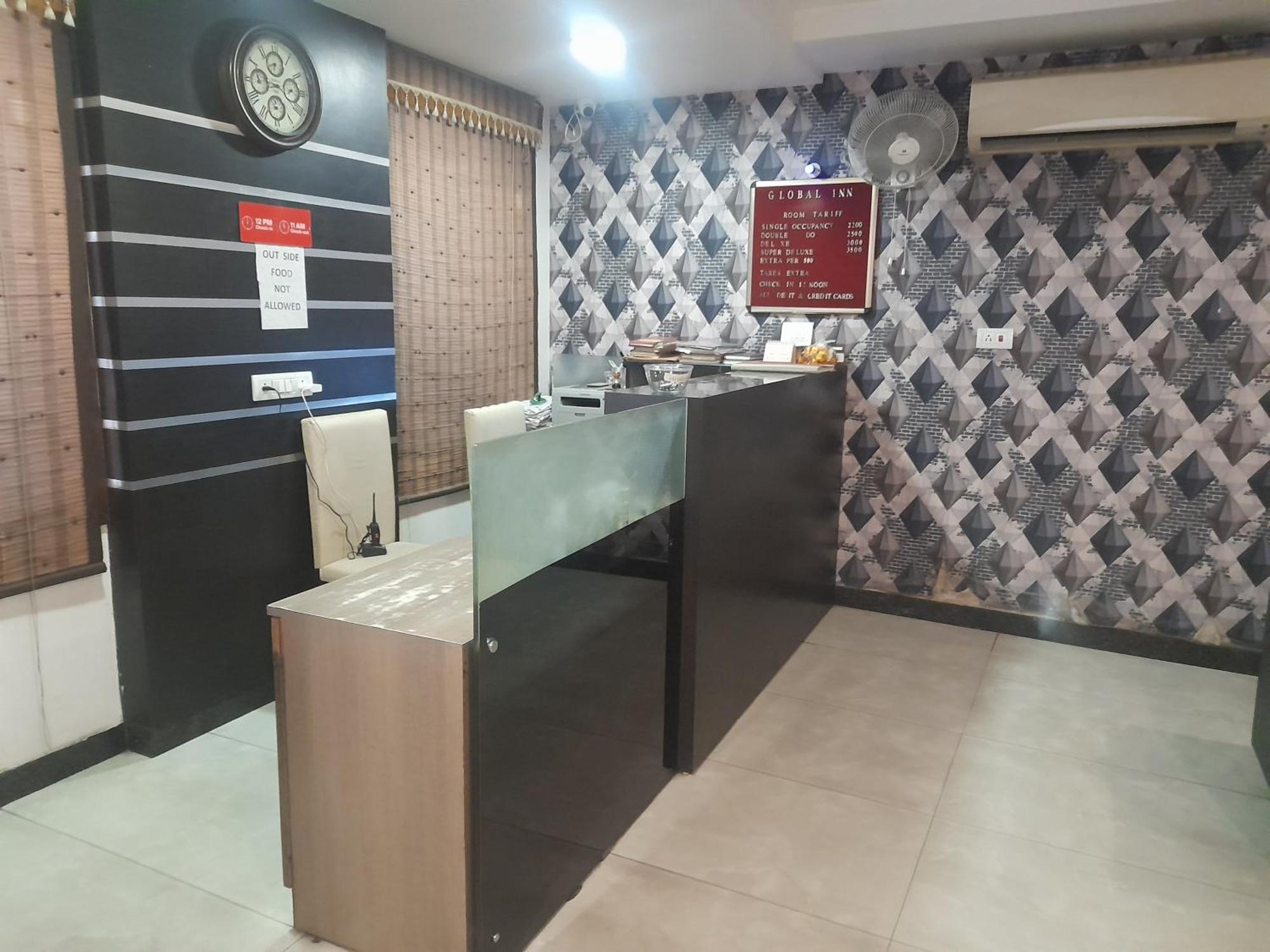 Hotel Global Inn -1 Km From Railway Station - Lift Food And Free Parking Lucknow Exteriör bild