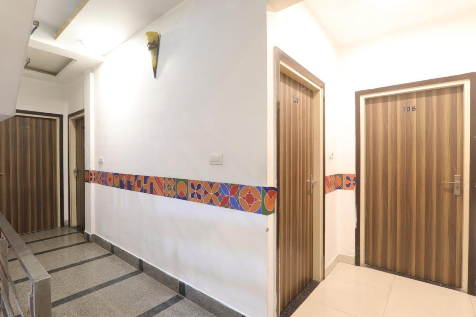 Hotel Global Inn -1 Km From Railway Station - Lift Food And Free Parking Lucknow Exteriör bild